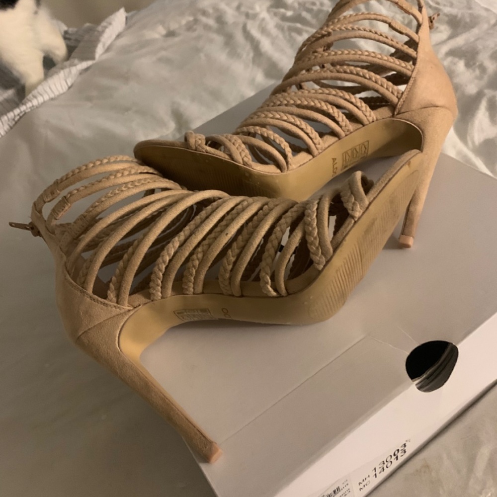 Heels - Picture 2 of 5